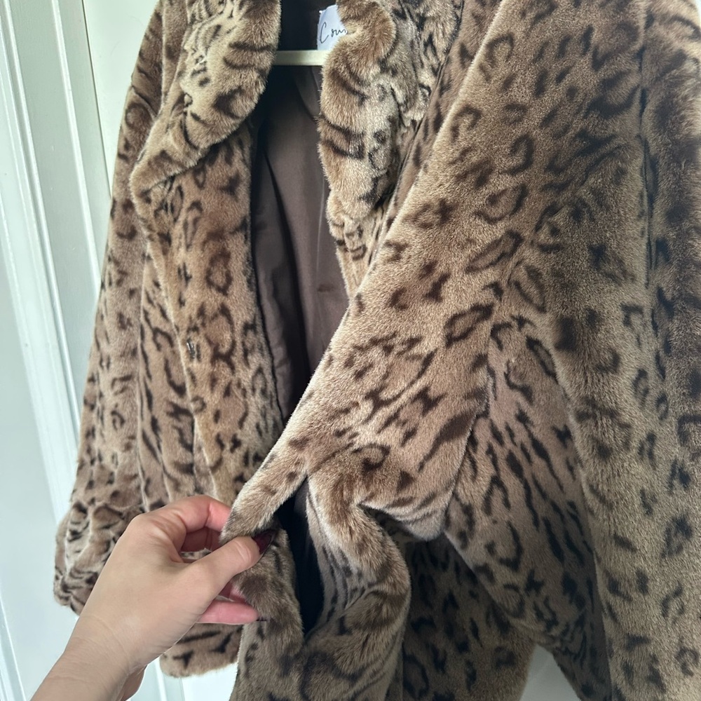 Leopard Print Faux Fur Coat - Picture 6 of 9